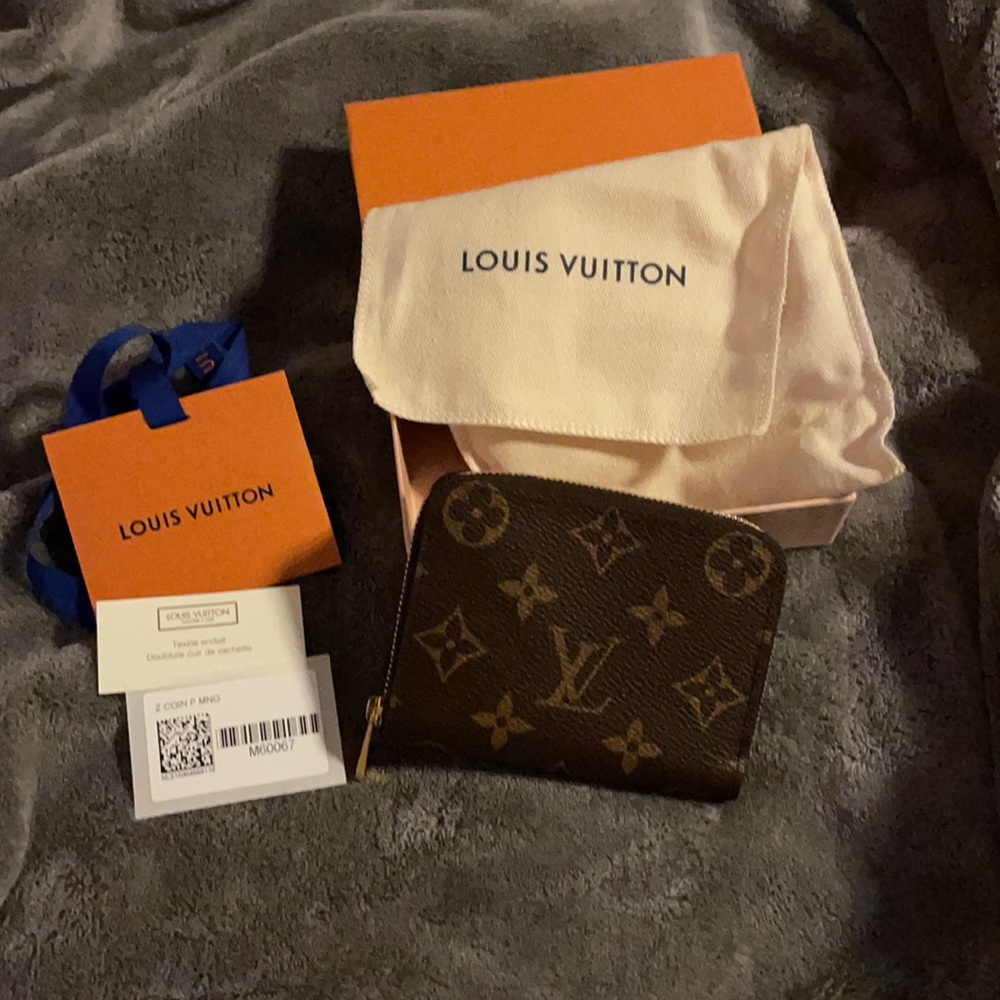Louis Vuitton Zippy Coin Purse Wallet Authentic NWT